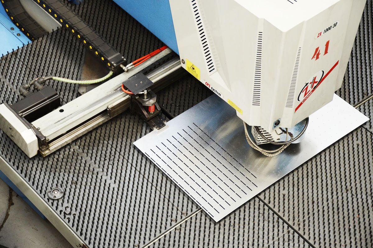 Puncionadeira garante precisão e tecnologia avançada