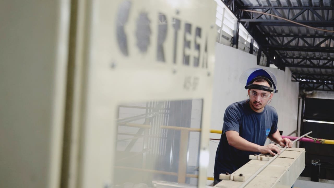 Dicas para contratar uma boa metalúrgica de peças para iluminação