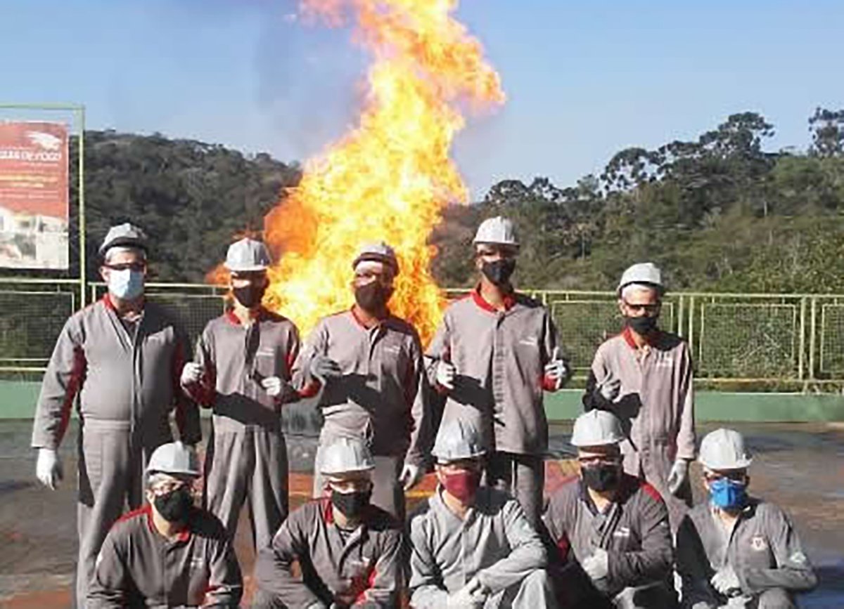 Estamparia Lima promove treinamento de Brigada de Incêndio