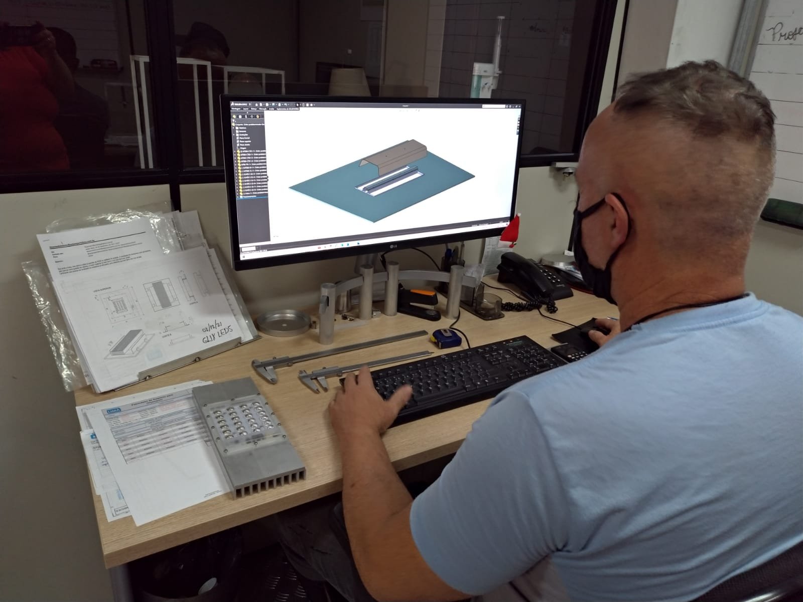 Estamparia Lima utiliza tecnologia de ponta para desenvolvimento de peças e acessórios para iluminação