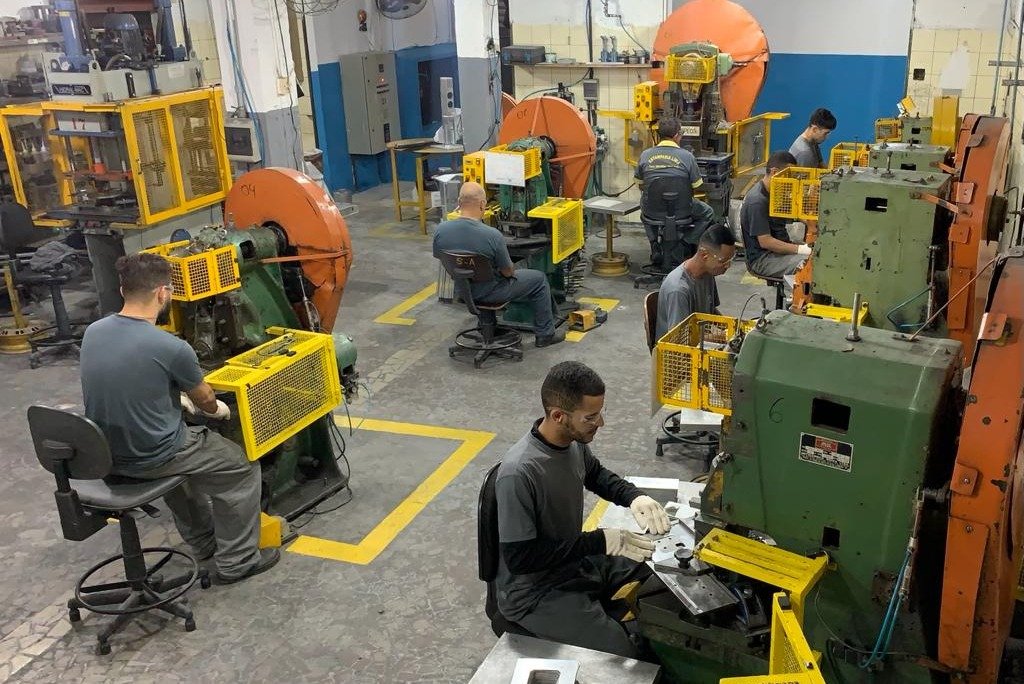 Por que fazer suas peças e acessórios de iluminação com a Estamparia Lima?