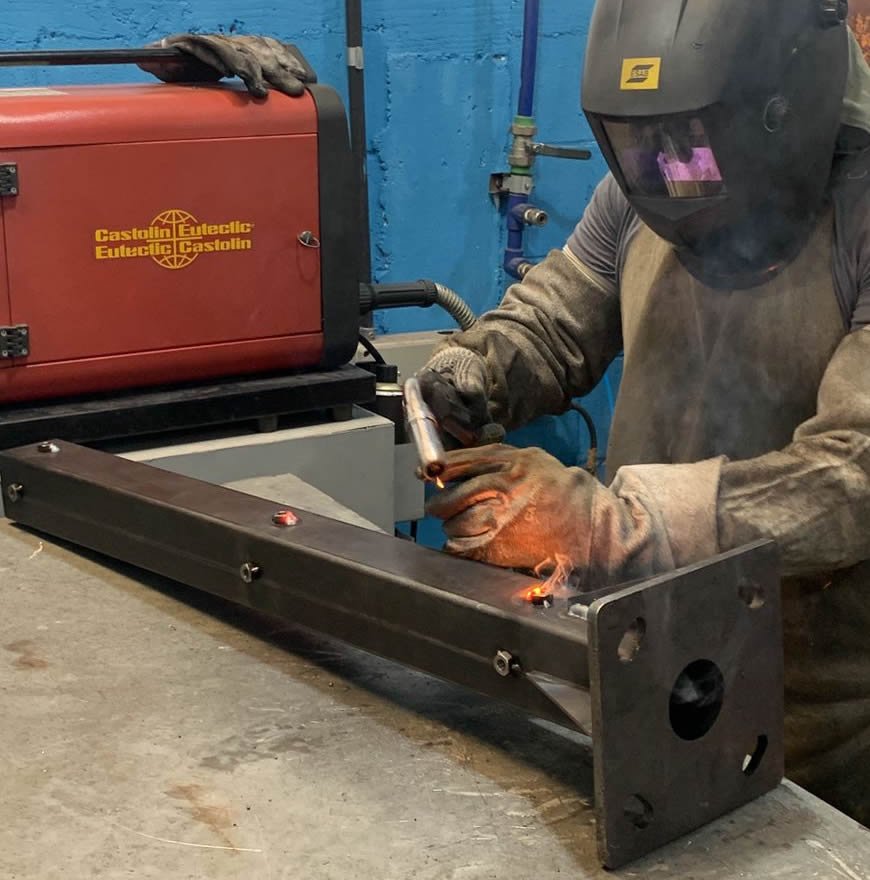 Metais utilizados em estamparia de peças e acessórios de iluminação